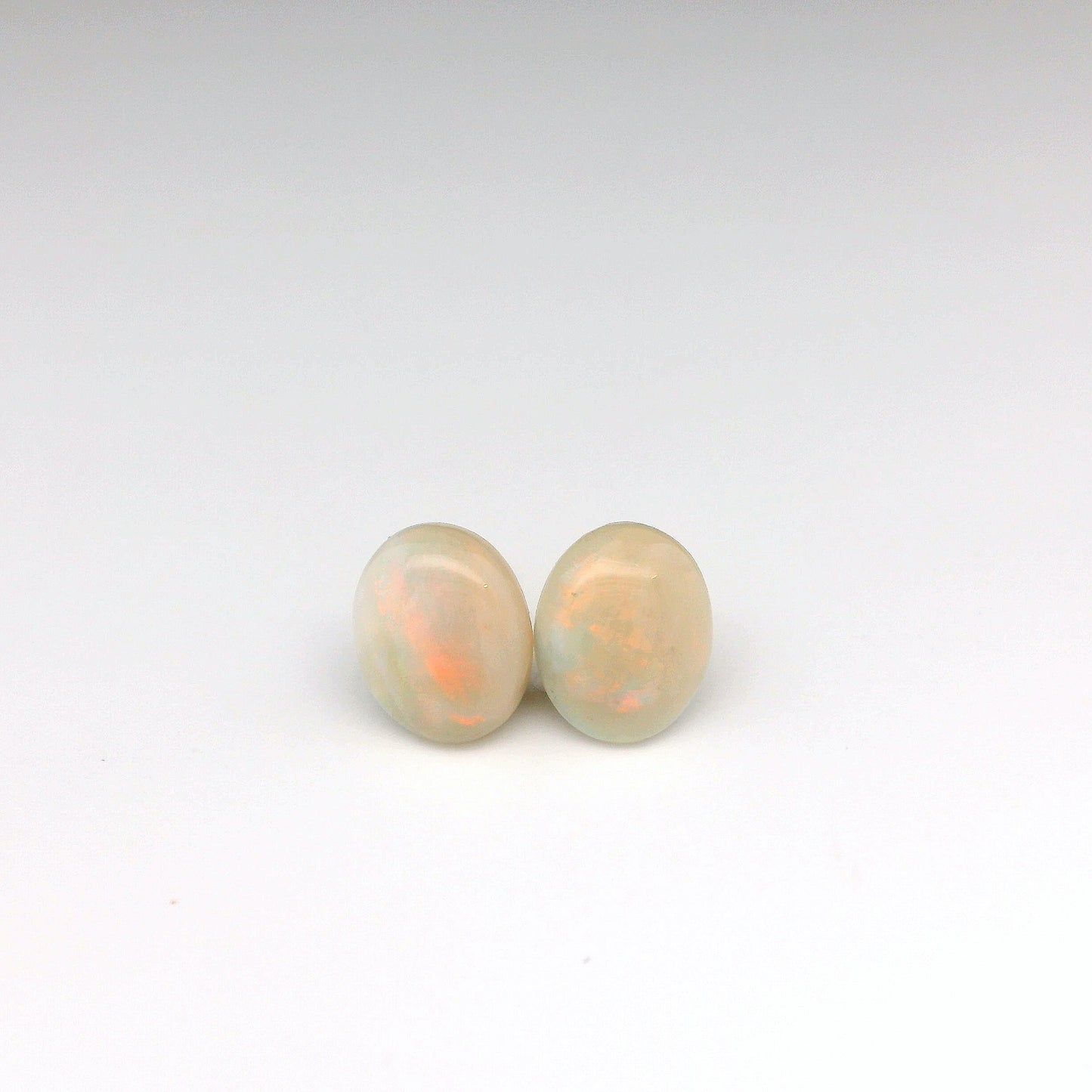 2.38ct Red, Orange Opal Gemstone