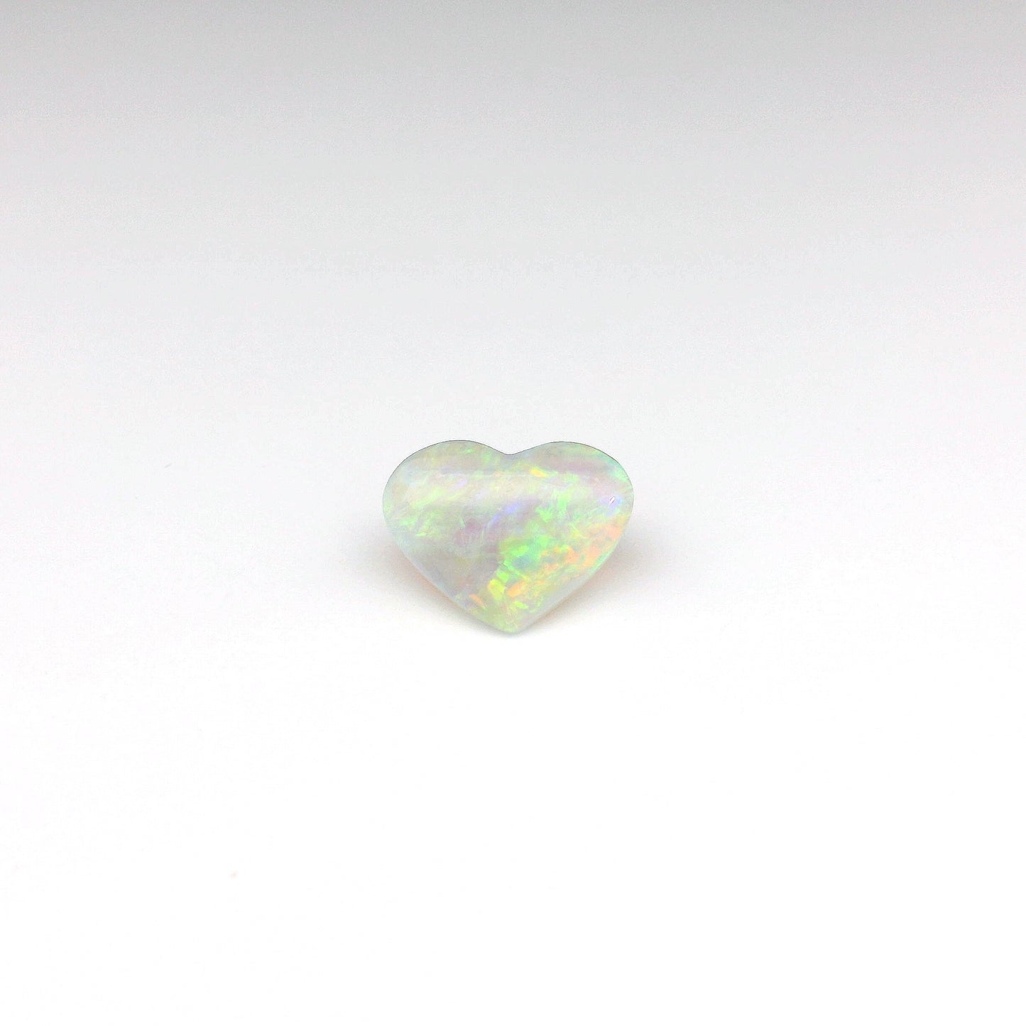 Opale verde a forma di cuore da 1,83 ct