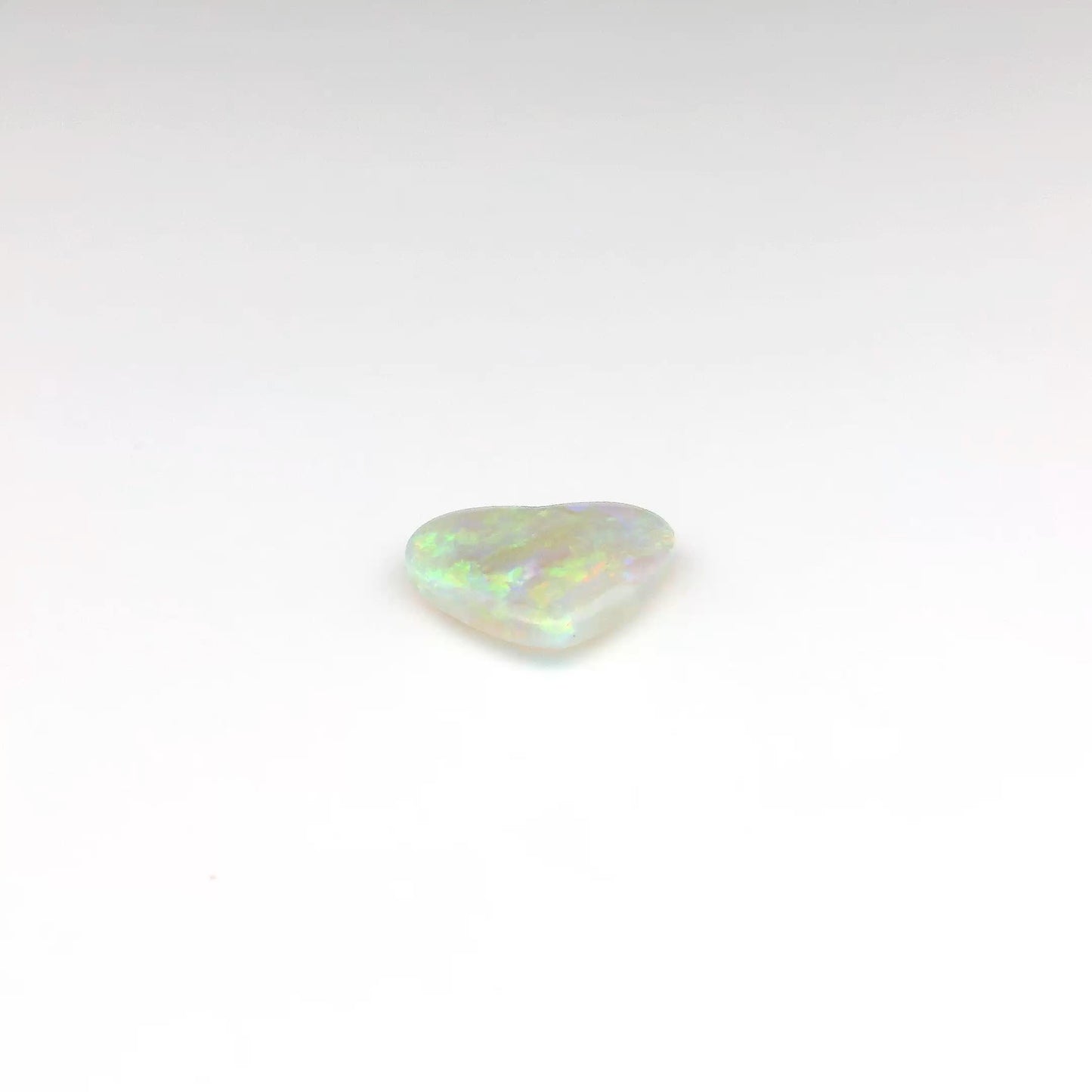 Opale verde a forma di cuore da 1,83 ct