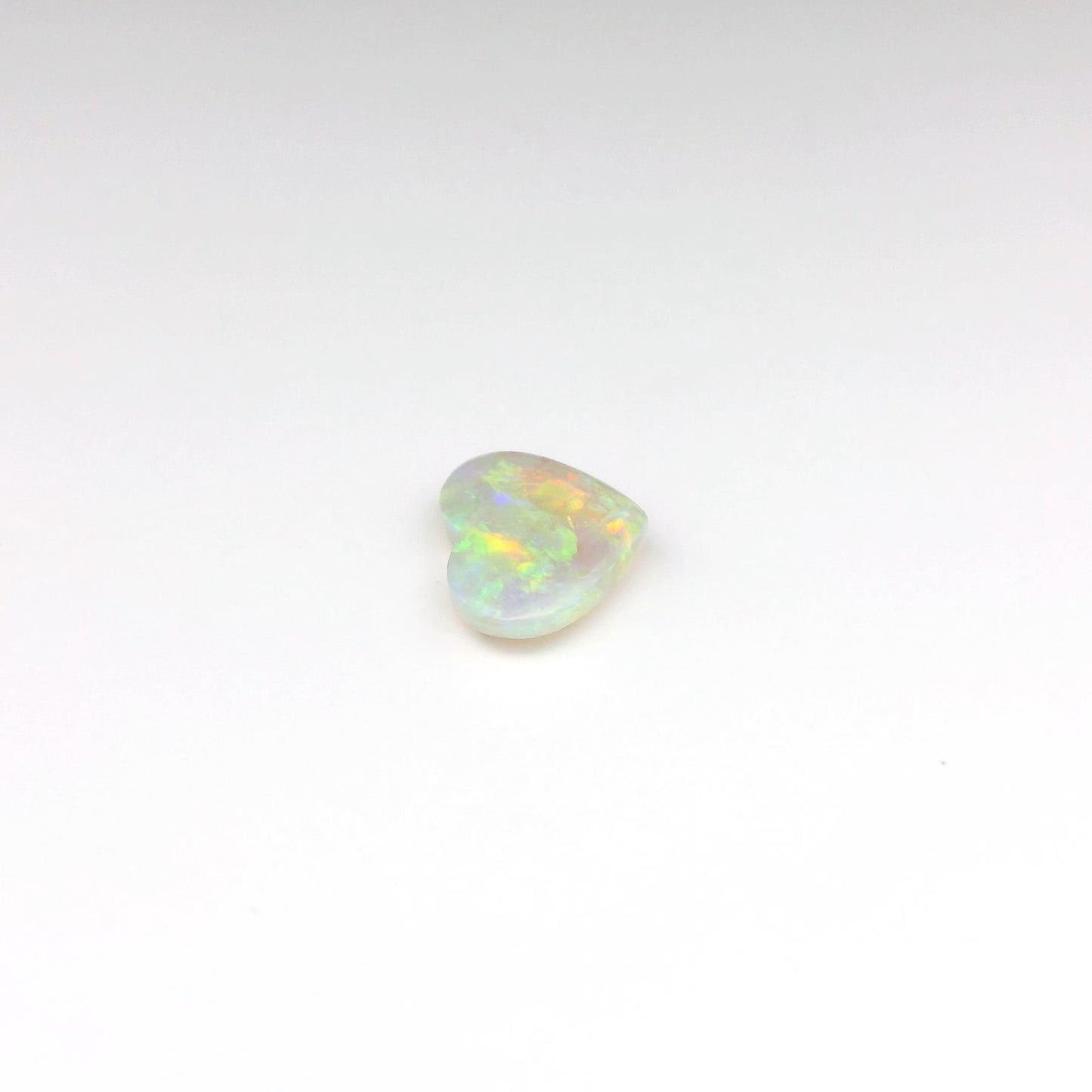 Opale verde a forma di cuore da 1,83 ct