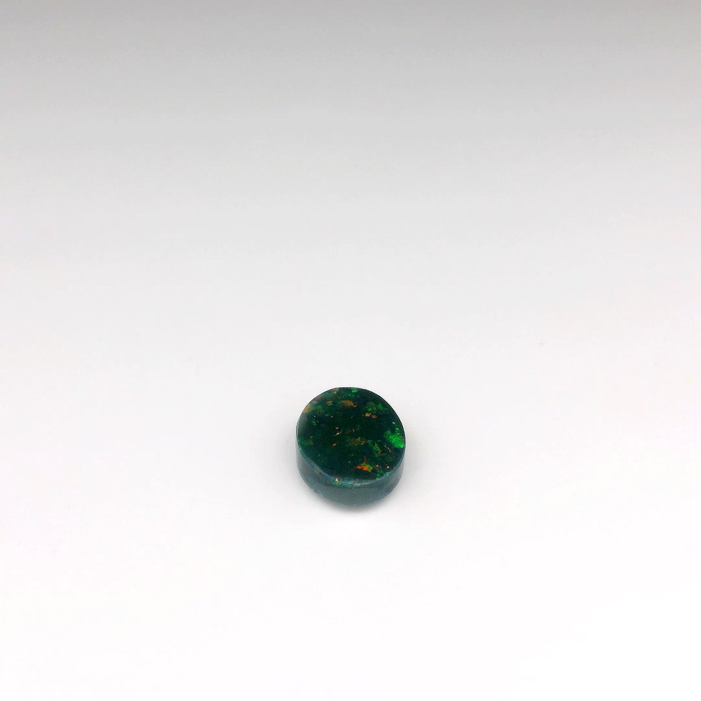 1.65ct Red, Green Opal