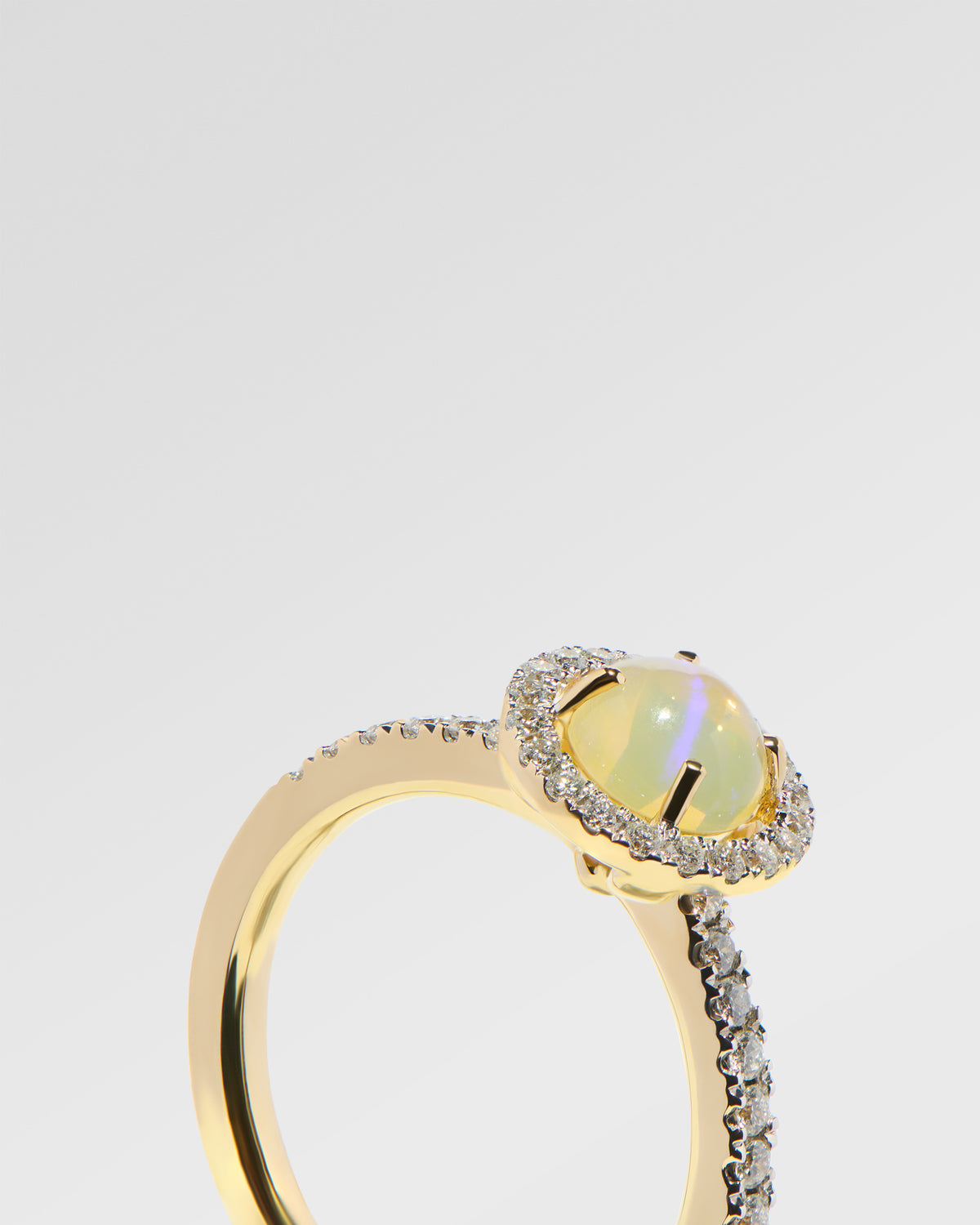 Bague halo de la collection classique Cheal Opal